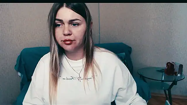 Snapshot of Magic_Katarina_ chatting on 10-23-25, 11:53 Magic Katarina online show from 10-23-25, 11:53