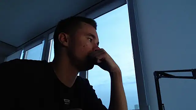 FreddyBredi online show from 10-09-25, 01:33
