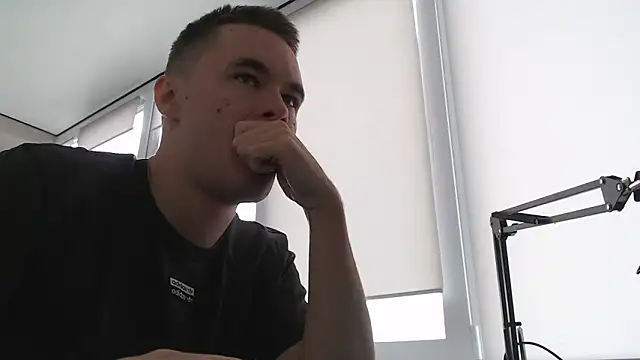 FreddyBredi online show from 10-06-25, 06:58