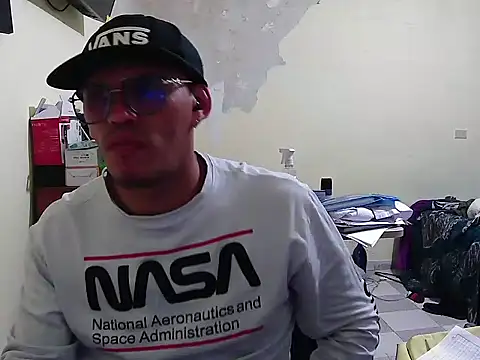 DOBLEWYOSK69G online show from 10-24-25, 05:39