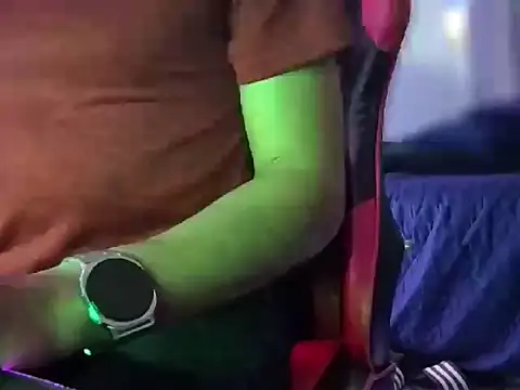 TUPtitaHot online show from 01-17-26, 04:38