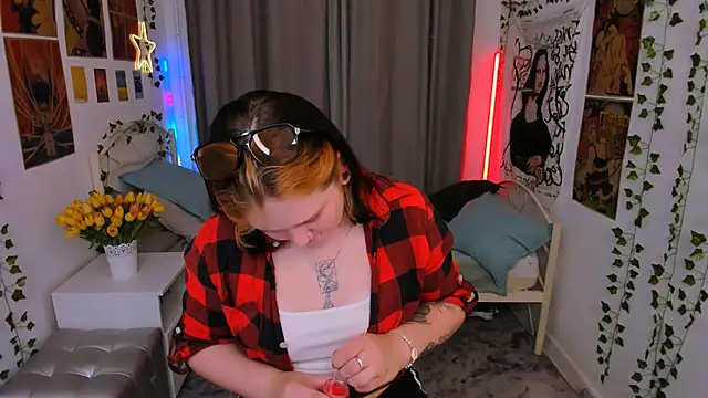 lunaalli online show from 09-10-25, 04:28