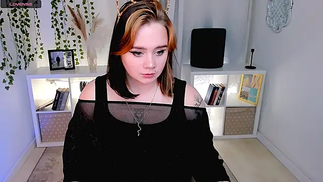 lunaalli online show from 10-16-25, 02:25