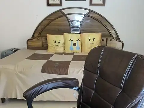 LovelyYoYo online show from 10-08-25, 02:13