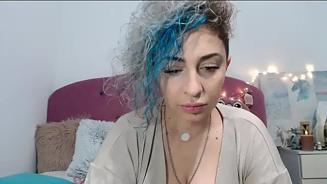 Snapshot of AAARUNY chatting on 10-08-25, 12:07 AAARUNY online show from 10-08-25, 12:07