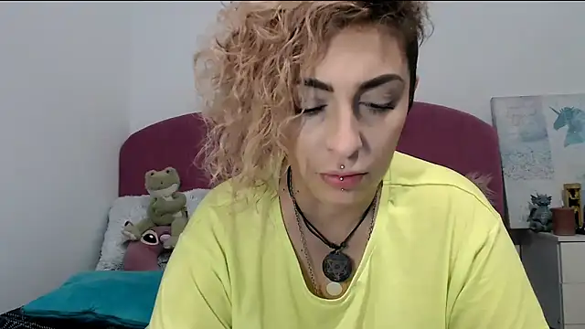 Snapshot of AAARUNY chatting on 09-24-25, 12:44 AAARUNY online show from 09-24-25, 12:44