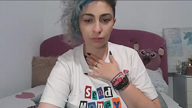 Snapshot of AAARUNY chatting on 10-12-25, 02:51 AAARUNY online show from 10-12-25, 02:51