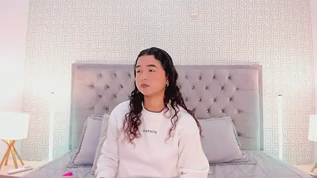 Evaa Lunna  online show from 03-02-26, 08:27