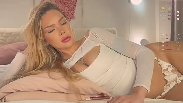 Tenderiris  online show from 10-28-25, 01:28