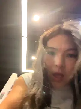 Ninazhang online show from 10-24-25, 01:59