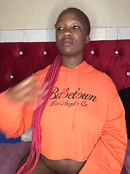 MissREAHx online show from 09-19-25, 01:37