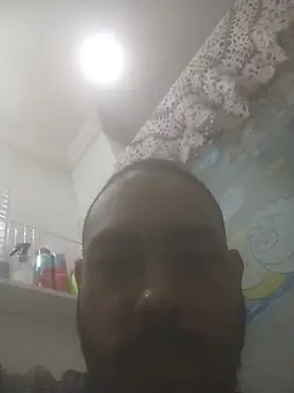 jfgustavo001 online show from 05-18-26, 09:41