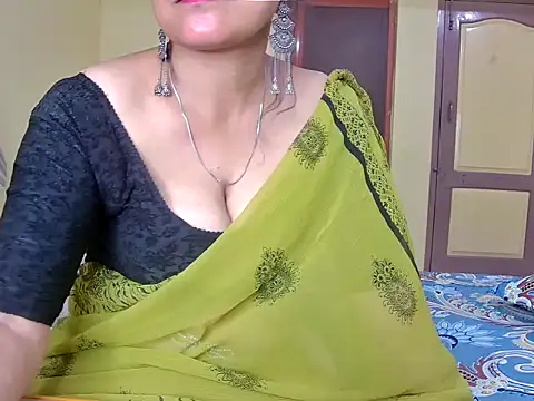 Snapshot of MasTANIYA chatting on 10-02-25, 10:57 MasTANIYA online show from 10-02-25, 10:57