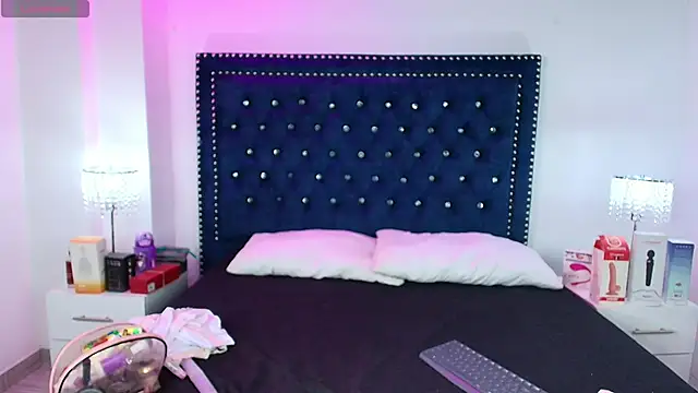 Antonella wild online show from 11-18-25, 03:43