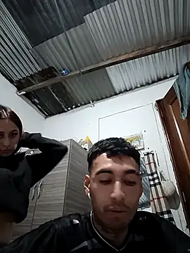 love birds 69 online show from 12-23-25, 01:16