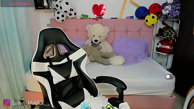 Luna blackk online show from 07-20-26, 09:06