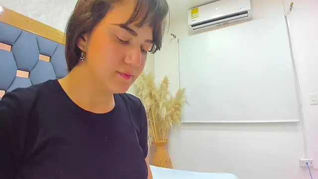 juliette pretty  online show from 11-04-25, 07:17