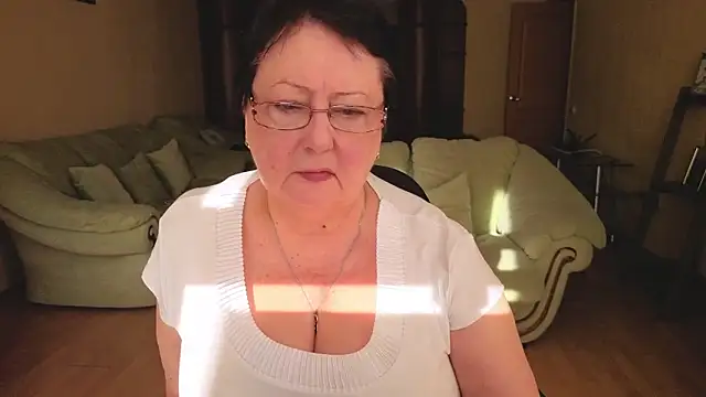 Snapshot of Margo_Moll chatting on 02-22-26, 11:34 Margo Moll online show from 02-22-26, 11:34