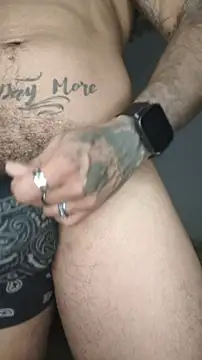 Snapshot of David_tatto1 chatting on 04-23-26, 06:20 David tatto1 online show from 04-23-26, 06:20
