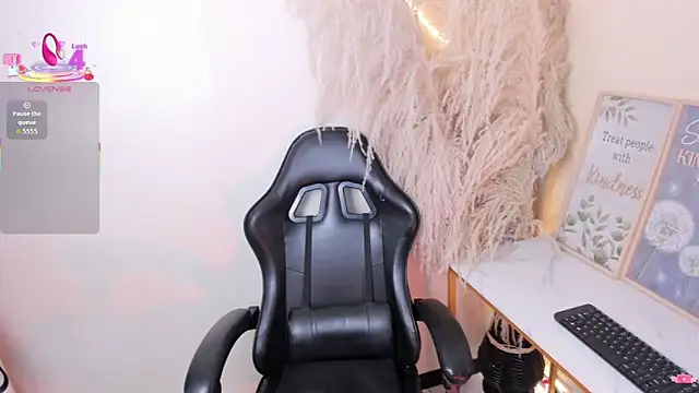 LizzyJones  online show from 09-12-25, 04:23