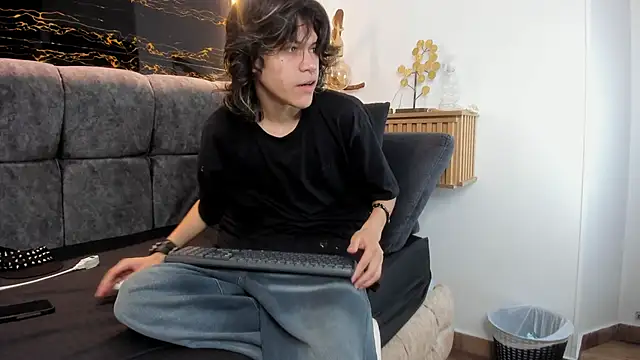 Diamond twink online show from 03-20-26, 01:45