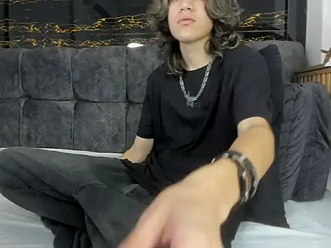 Diamond twink online show from 02-14-26, 03:01