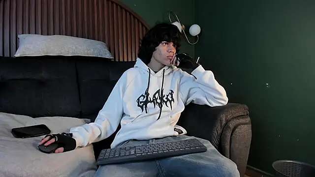 Diamond twink online show from 07-12-26, 05:41