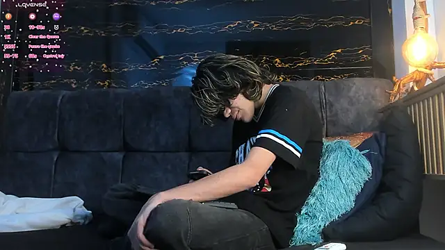 Diamond twink online show from 11-08-25, 03:54