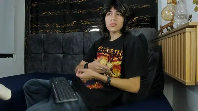 Diamond twink online show from 02-26-26, 01:44