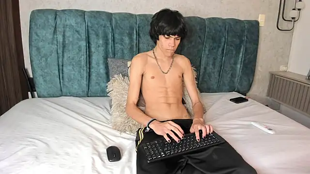 Diamond twink online show from 06-09-26, 03:57
