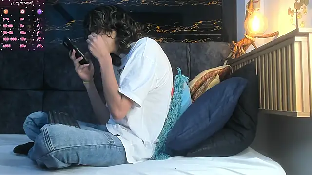 Diamond twink online show from 11-23-25, 03:49