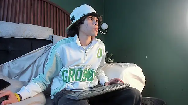 Diamond twink online show from 07-10-26, 05:40