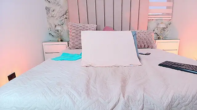 celeste moonx online show from 11-18-25, 03:15