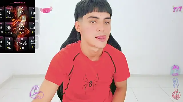 Snapshot of Thommy_cute chatting on 06-18-26, 10:37 Thommy cute online show from 06-18-26, 10:37