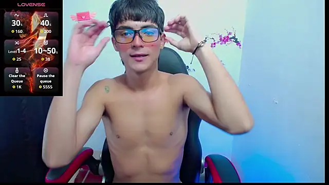 Thommy cute online show from 11-12-25, 01:48