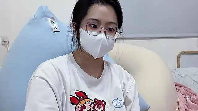 LHeart online show from 06-19-26, 01:39