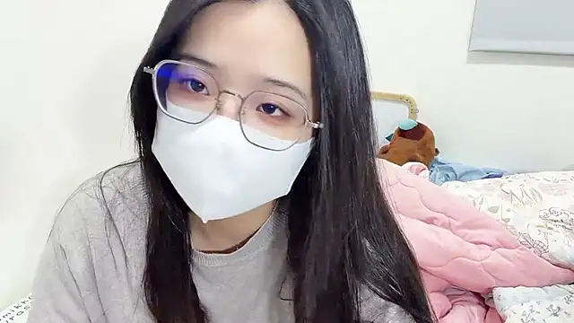 LHeart online show from 12-18-25, 02:10