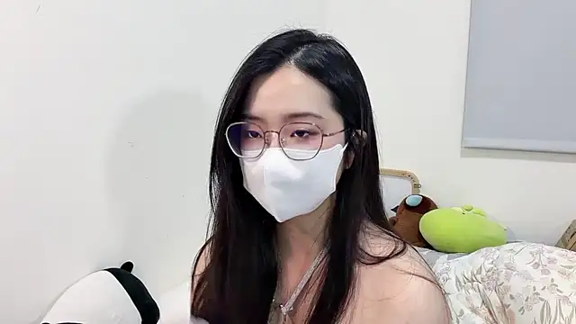 LHeart online show from 12-19-25, 01:57