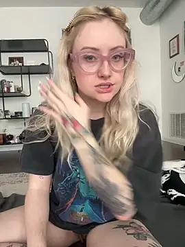 seeunexttuesday online show from 11-18-25, 04:21