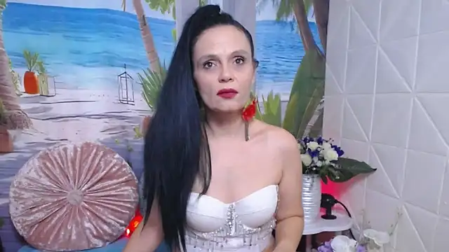 Snapshot of Sweeteest_Julie chatting on 10-18-25, 09:28 Sweeteest Julie online show from 10-18-25, 09:28