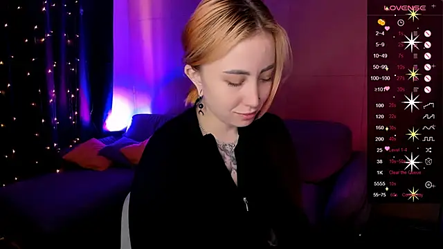 Snapshot of deboramoore chatting on 06-16-26, 02:11 deboramoore online show from 06-16-26, 02:11