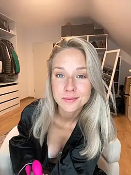 Snapshot of celis_secret chatting on 09-30-25, 05:13 celis secret online show from 09-30-25, 05:13