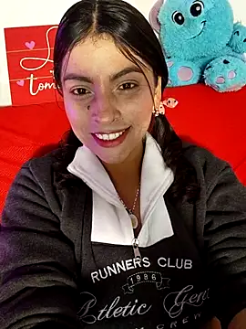 Snapshot of Fox_Roxxan chatting on 05-09-26, 02:15 Fox Roxxan online show from 05-09-26, 02:15