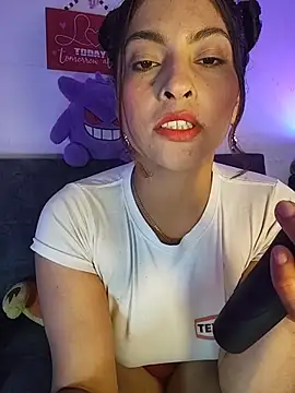 Fox Roxxan online show from 04-05-26, 01:45