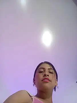 Fox Roxxan online show from 11-23-25, 05:06