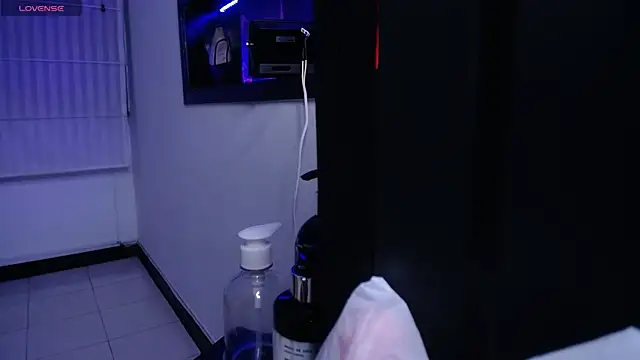 Stephany Rodriguez online show from 10-22-25, 05:56