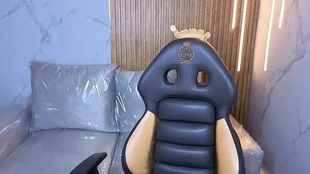 Stephany Rodriguez online show from 11-21-25, 08:08