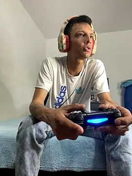 andrewcoopper1 online show from 09-25-25, 03:34