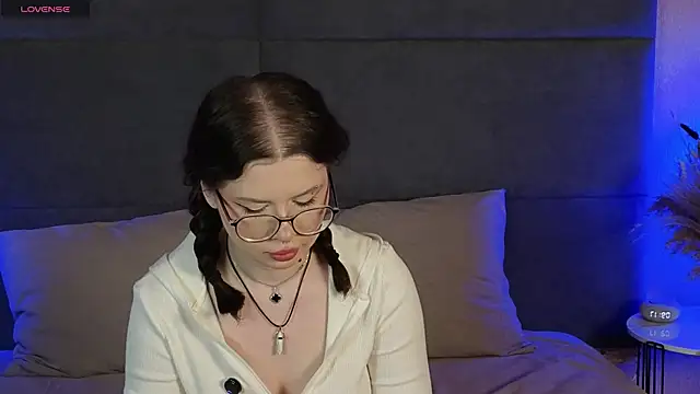 RianaRey online show from 06-05-26, 06:18