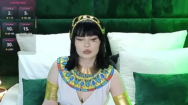 RianaRey online show from 10-31-25, 12:35